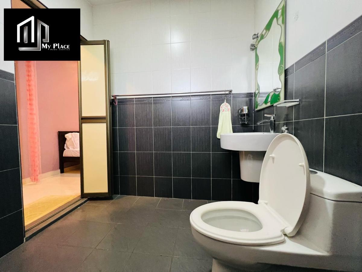 2 Storey 5Br 16Pax Semabok Taman Cheng Ho, 3 By Myplace 말라카 외부 사진